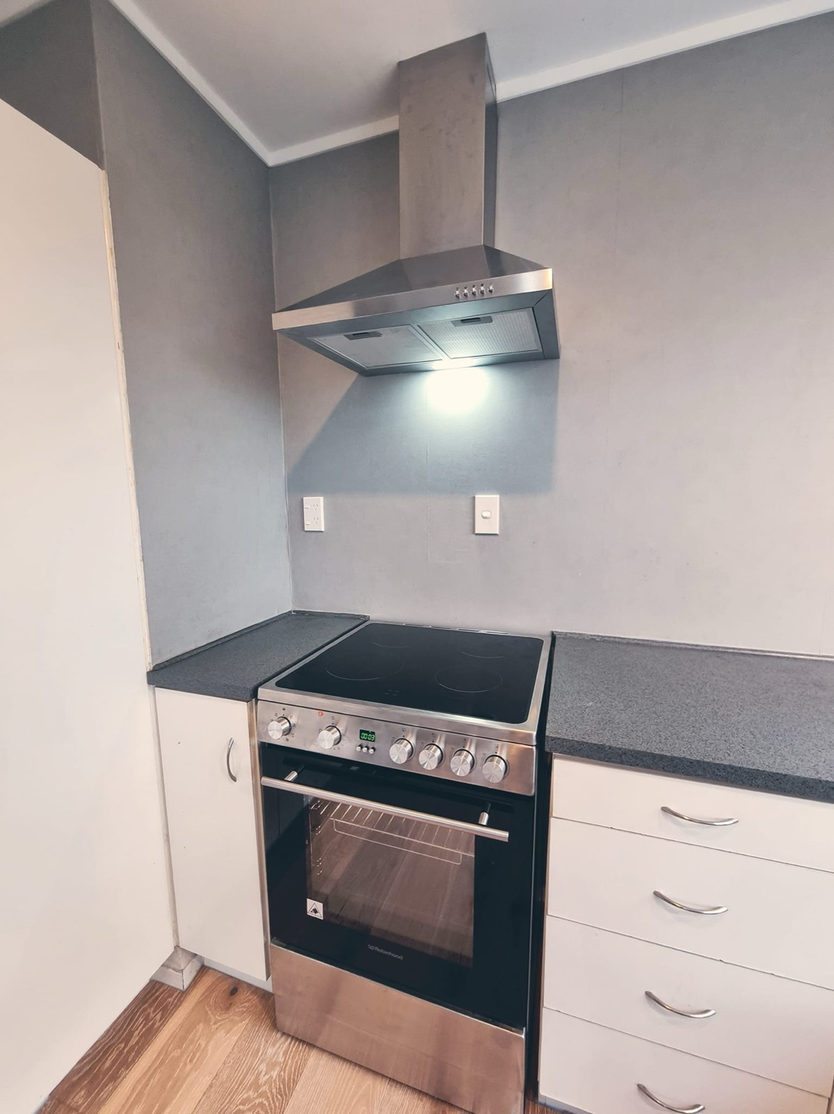 Oven & rangehood install — Kitchen